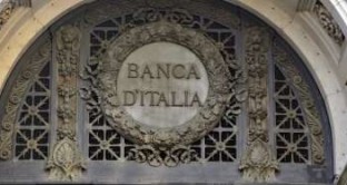 Il capitale di Bankitalia sta per essere rivalutato a 7,5 miliardi. Le banche azioniste sarebbero beneficiate anche per via della norma sulla quota massima del 5%.