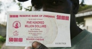 La banca centrale dello Zimbabwe scambierà dollari USA contro dollari locali al cambio di 1 contro 35 quadrilioni di unità di biglietti verdi. E' la conseguenza della spaventosa iperinflazione degli anni scorsi. 