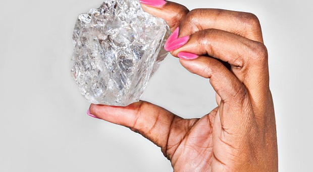 Scoperto in Botswana il diamante più grande da oltre 110 anni. La pietra è di 1.100 carati. Il mercato delle gemme affronta una fase critica. 