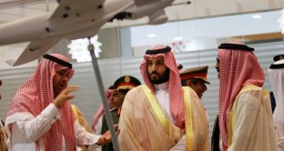 L'Arabia Saudita è costretta a tagliare i sussidi alla popolazione con la crisi delle quotazioni del petrolio. Saranno introdotte nuove tasse, come l'IVA. E' la fine di un'epoca nel regno. 