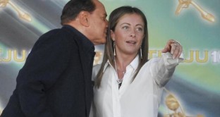 Giorgia Meloni potrebbe ricevere presto il sostegno di Silvio Berlusconi come candidata a sindaco di Roma. Ennesimo colpo di scena di un centro-destra in cerca di identità. 