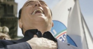 Berlusconi è il maestro della gaffe. Questo video le raccoglie tutte (o quasi)