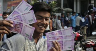 L'economia indiana potrebbe subire un duro colpo dalla lotta al contante del governo Modi. In questi giorni è caos nell'immenso paese asiatico, a causa del ritiro dell'86% del cash.