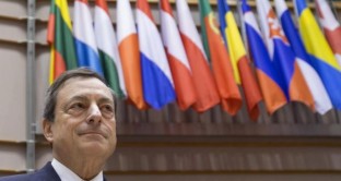 L'Italia può uscire fuori dall'euro, ma rispettando alcune condizioni. La clamorosa risposta di Mario Draghi a due europarlamentari italiani svelta la volontà della BCE di cambiare strategia per cercare di arginare la rottura dell'Eurozona.