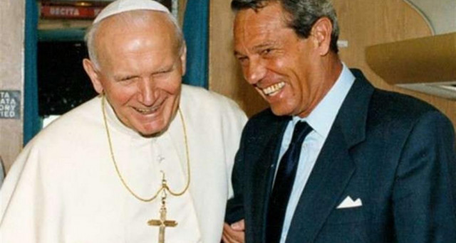 Ecco chi era l'originale portavoce di  Papa Giovanni Paolo II ovvero Navarro Valls.