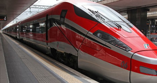 Trenitalia inaugura i treni di tarda serata tra Milano, Torino, Bologna, Roma e Napoli oltre a nuovi collegamenti sulla tratta Adriatica e non solo. 