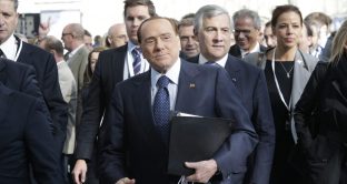 Silvio Berlusconi punta sull'Europa per prevalere alle elezioni politiche del 4 marzo. Oggi, vola a Bruxelles per ricevere la 