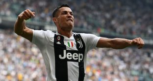 Le azioni Juventus volano sull'ingresso nell'Ftse Mib. A 5 mesi dall'arrivo di Cristiano Ronaldo, Andrea Agnelli trova nuovi spunti per sorridere. 