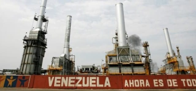 Il petrolio del Venezuela non è più da tempo una risorsa davvero preziosa, ecco perché si è arrivati a sprecarla e svalutarla. 