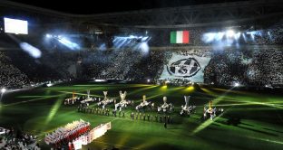 Se Guardiola arriva alla Juventus, almeno tre giocatori verrebbero venduti con il calciomercato estivo per fare cassa. Ecco i numeri dell'operazione. 