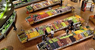 Il fenomeno dello Shrinkflation, i prezzi restano uguali ma il prodotto cala: un report di Altroconsumo consiglia  i supermercati più convenienti. 