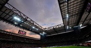 Milan e Inter hanno presentano al Comune di Milano il progetto congiunto per la costruzione del nuovo stadio. Costi attesi per 1,2 miliardi, ma sarebbero coperti anche in meno di 10 anni. Ecco i conti. 