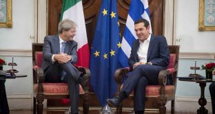 Chi è stato Alexis Tsipras per la Grecia? Un cinico traditore delle istanze per cui si era fatto votare nel 2015 o un salvatore del suo paese? La sinistra italiana lo elogia, a posteriori. 