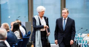 Penultimo board BCE domani a guida Mario Draghi. Il governatore italiano intende sferrare l'ultimo colpo prima di lasciare lo scettro a Christine Lagarde, ma cresce la fronda interna contraria a nuovi stimoli monetari. E i mercati rischiano la delusione. 