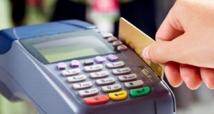 L'obbligo di pagare con carta di credito o bancomat è sbagliato, mentre servirebbe un incentivo ai pagamenti elettronici. Vediamo qualche proposta utile sui POS.