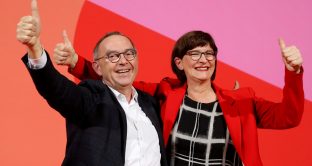 Crisi politica in Germania sempre più grave. I nuovi leader dell'SPD sono contrari a restare nel governo con la cancelliera Angela Merkel e chiedono discontinuità su conti pubblici, lavoro e ambiente. I tedeschi in Europa continuano a indebolirsi. 