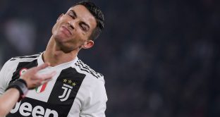 I successi sportivi della Juventus non si trasferiscono all'ufficio ragioneria. I conti bianconeri piangono, malgrado il boom dei ricavi, sostenuto dall'affare Cristiano Ronaldo. E KPMG lancia l'allarme 