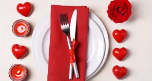 I menù di San Valentino di Gordon Ramsay, Antonino Cannavacciuolo e Carlo Cracco: ecco quanto costa cenare nei loro ristoranti. 