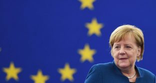 La presidenza di turno dell'Unione Europea passa alla Germania in uno dei peggiori momenti per l'economia del continente. E per la cancelliera tedesca sarà l'ultimo 
