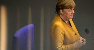 Frau Merkel in caduta libera