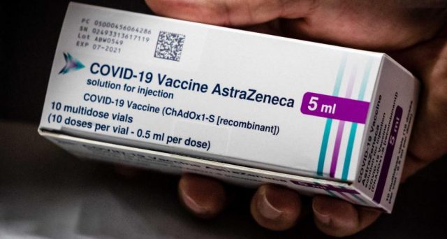 Vaccino AstraZeneca, è caos