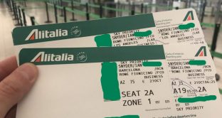 Biglietti Alitalia, nodo riprotezione