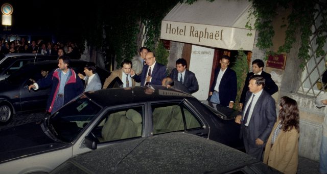 A 30 anni dall'aggressione a Craxi all'Hotel Raphael