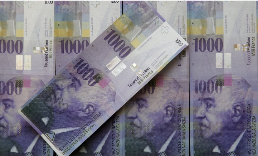 Franco svizzero ai nuovi massimi storici contro l'euro