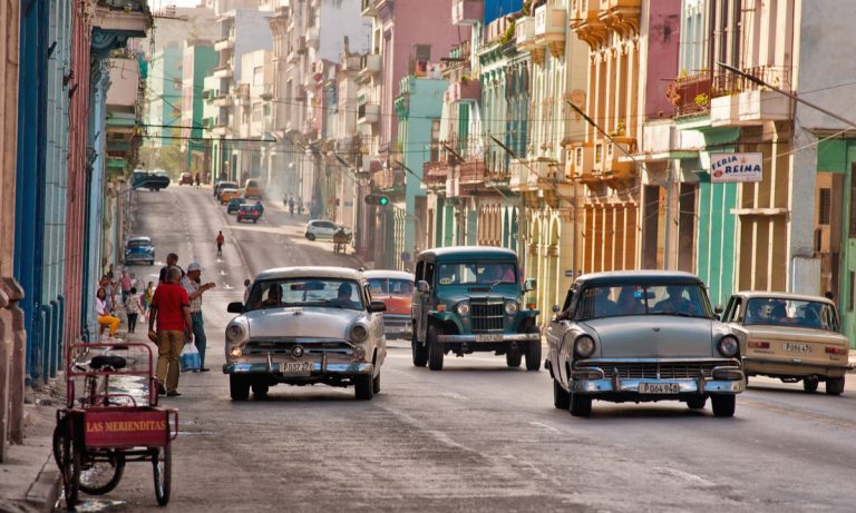Cuba contrasta il contante contro la crisi