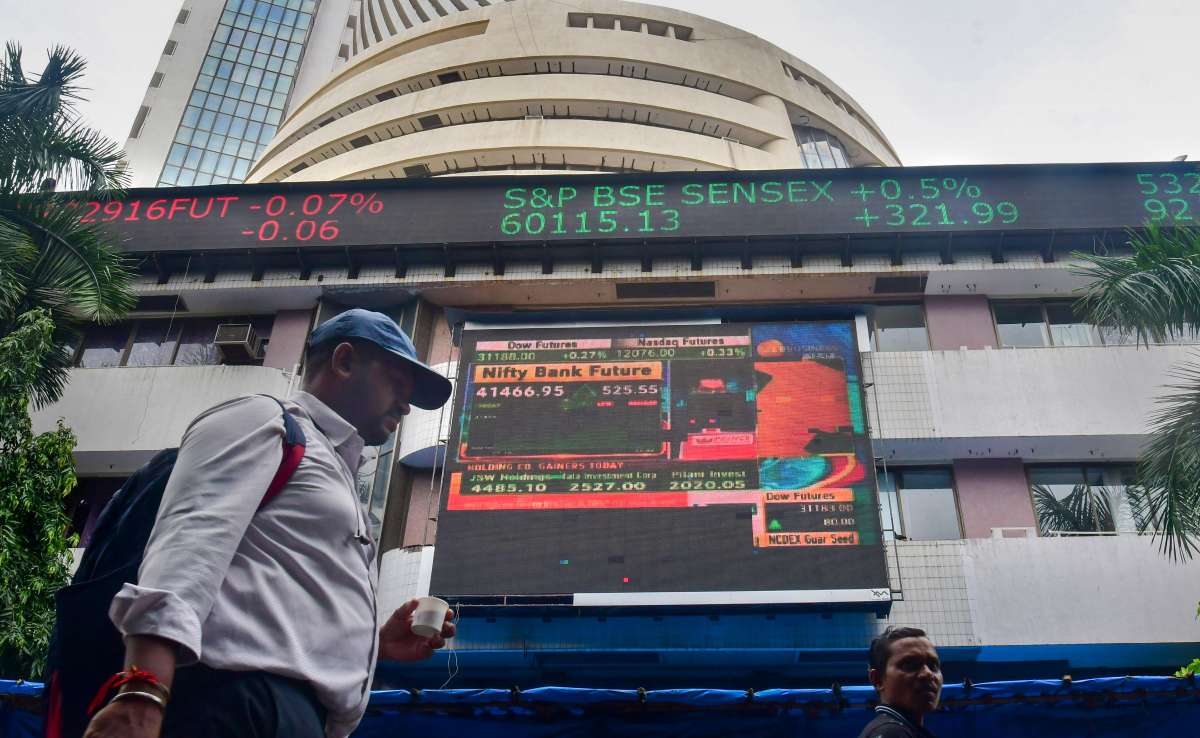 Borsa indiana supera Hong Kong