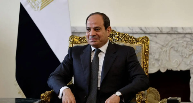 Crisi in Egitto, Al Sisi riceve 60 miliardi di dollari di aiuti internazionali