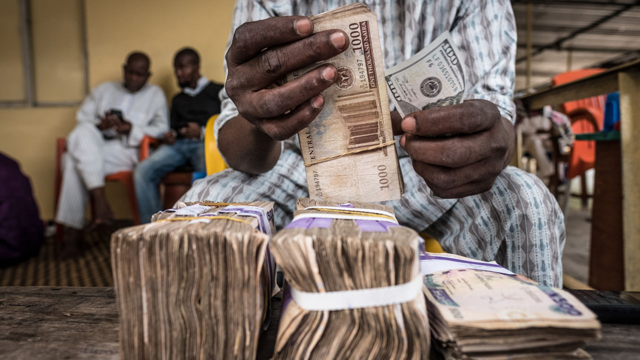 Binance sotto attacco in Nigeria per il crollo della naira, nel mirino le stablecoin