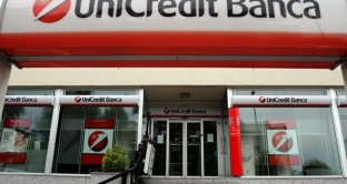 Tornano le indiscrezioni di stampa sull'ipotesi fusione Unicredit SocGen e il titolo del settore bancario ne approfitta in borsa 
