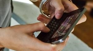 Disponibile il nuovo servizio mobile dell'Inps per il pagamento dei contributi per i lavoratori domestici, sempre se titolati di conto corrente bancario o postale