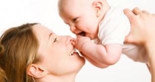 La Corte Costituzionale si pronuncia in merito all'indennità di maternità per la mamme libere professioniste che adottano un bambino italiano.