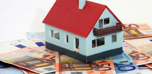 Sempre più pensionati ricorrono alla vendita di casa con nuda proprietà: vantaggi e rischi per usufruttario, acquirente e eredi