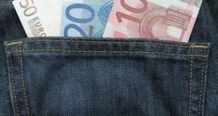 Il bonus 80 euro viene erogato anche a disoccupati e cassa integrati, ecco in quale misura e con quali requisiti.