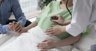 Il controllo Inps della malattia riguarda anche le donne in gravidanza a rischio? Ecco come ottenere l'esonero di reperibilità