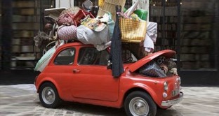 Multe fino ai 335 euro per gli automobilisti che non rispettano il posizionamento dei bagagli: ecco cosa dice la legge