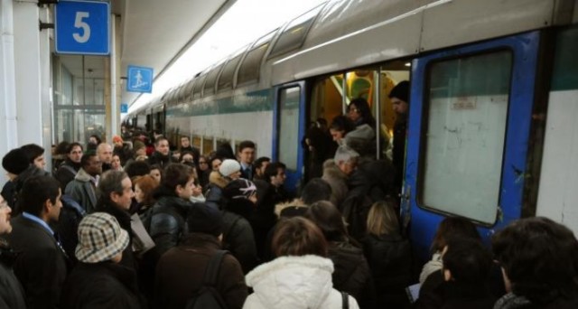 Viaggiare in treno senza biglietto costituisce reato e può essere applicato il codice penale.