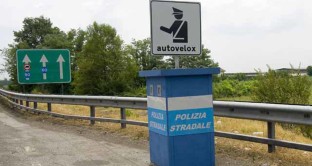 Il Giudice di Pace di Roma ha annullato una multa per eccesso di velocità con Autovelox, superiore a mille euro, per strumento illegittimo.