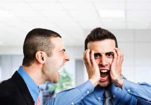 Quando un dipendente scontroso e maleducato può essere licenziato dal datore di lavoro?