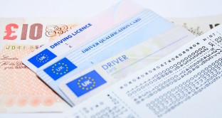 Ritiro patente di guida italiana all'estero: cosa fare in caso di licenza sospesa in un altro paese e cosa dice la legge in merito.