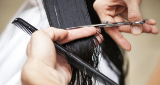 E' possibile chiedere il risarcimento dei danni se il parrucchiere sbaglia taglio di capelli o il colore della tinta?