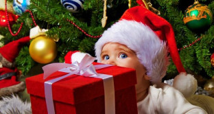 Tutto quello che c'è da sapere sul bonus figli a carico in arrivo a Natale: chi ha diritto a riceverlo e a quanto ammonta
