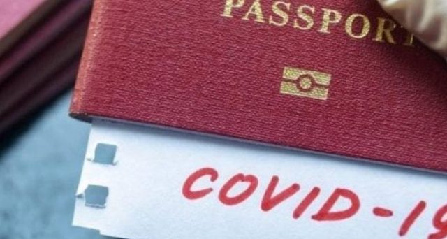 Si fa largo l’idea di introdurre un passaporto sanitario per andare in vacanza. Il governo frena. I pro e i contro del lasciapassare anti Covid.