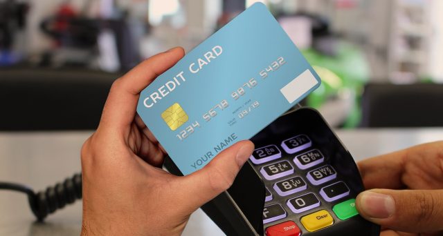 In caso di pagamento con carta di credito di una spesa detraibile occorre considerare la data di utilizzo della carta o quella di addebito in conto?
