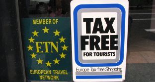 In Italia il Tax Free fatica a decollare, mentre nel resto d’Europa gira bene. Come funziona l’esenzione Iva e come potrebbe cambiare nel 2022.