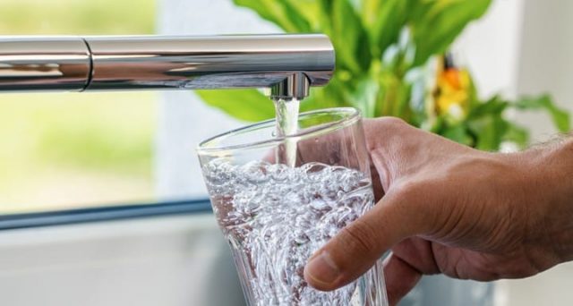 Bonus acqua potabile, arriva la proroga di un anno: importi e utilizzo