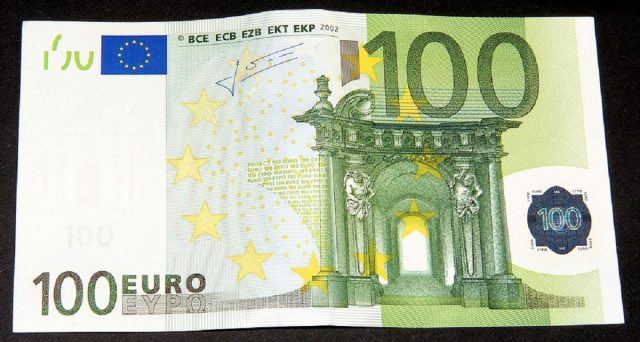 Chi avrà 100 euro in più nella busta paga di aprile: arrivano i conguagli dopo le polemiche